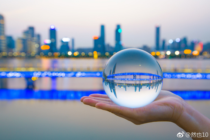 水晶球内的世界